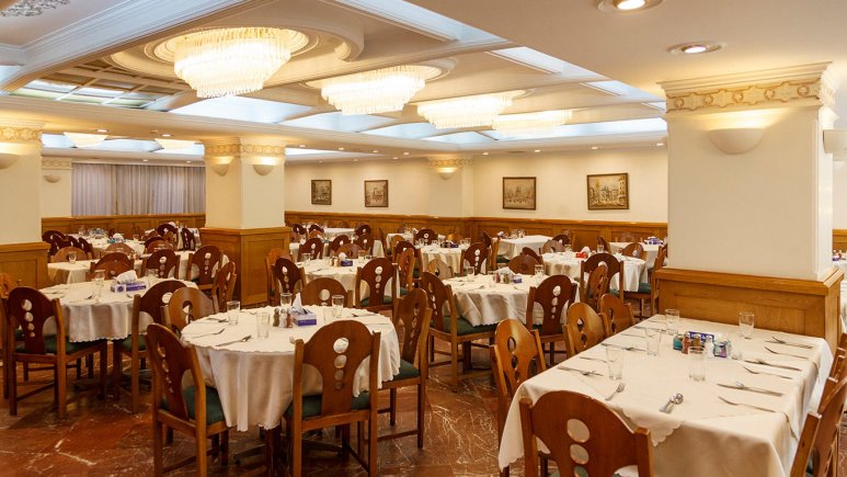 رستوران هتل البرز تهران